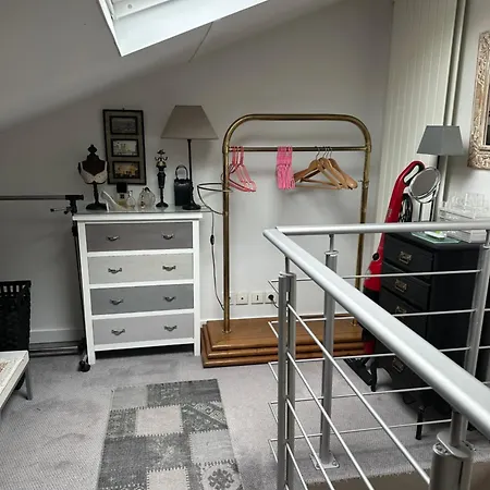Hotel Cosy Loft In Stylish With Garden 4*
